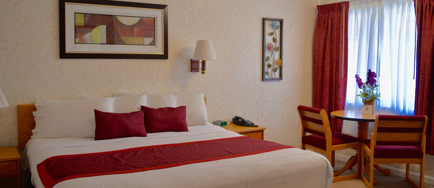 SPACIOUS MODERN ROOMS AND THOUGHTFUL AMENITIES MAKE OUR HOTEL YOUR HOME AWAY FROM HOME