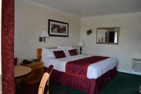 Welcome To Travelers Inn - King Room